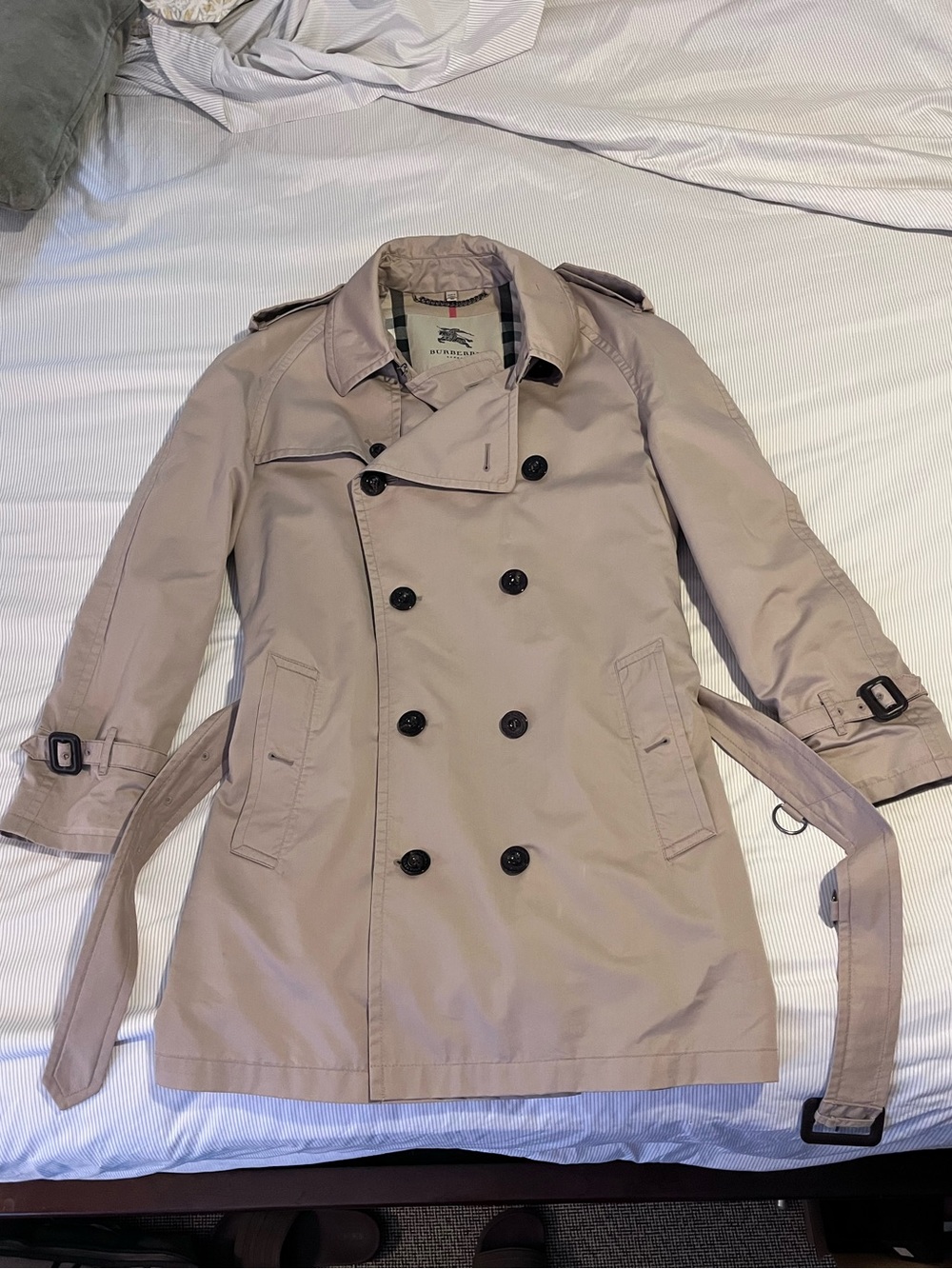 Burberry Men’s Light Tan Double-Breasted Trench Coat Size 48UK/38-40US